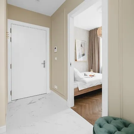 W Sercu Warszawy * 华沙