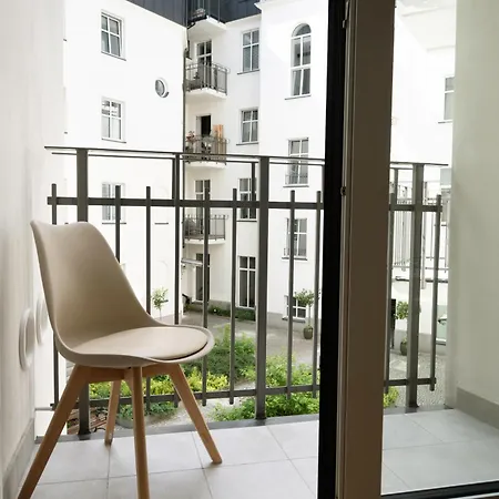 W Sercu Warszawy * 华沙