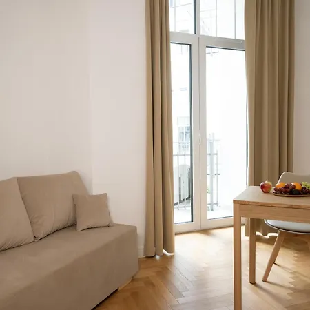 W Sercu Warszawy * 华沙